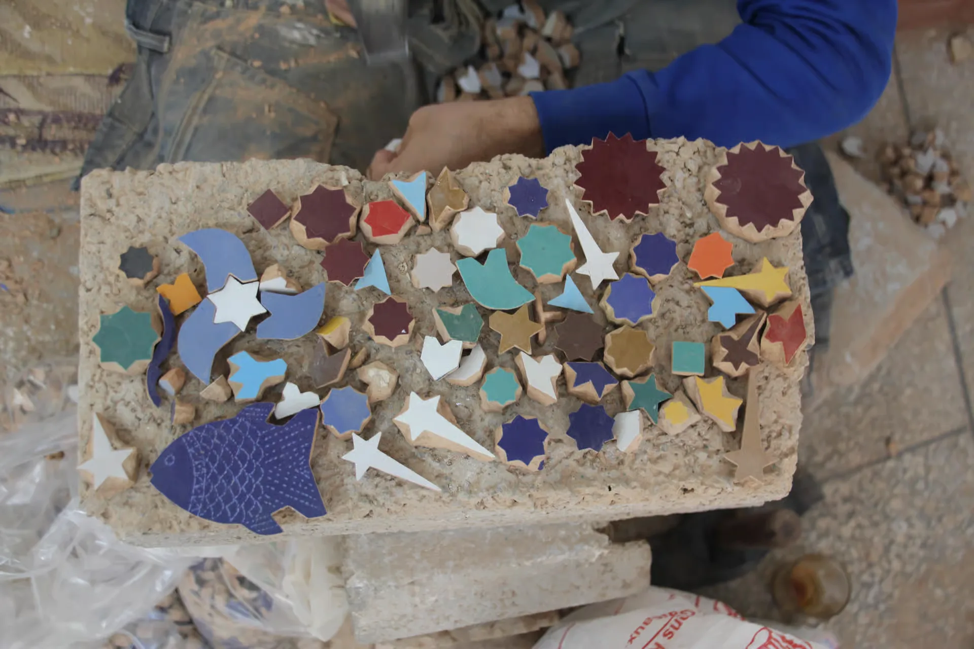 Préparation et matériaux pour un atelier créatif